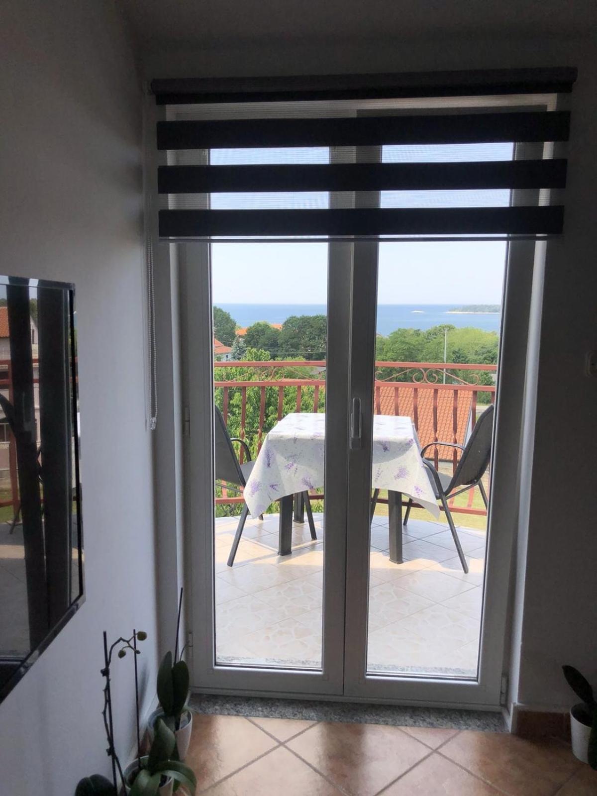 Apartman Sara Ровинь Экстерьер фото