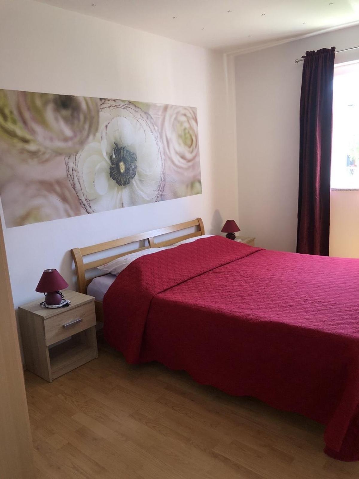 Apartman Sara Ровинь Экстерьер фото